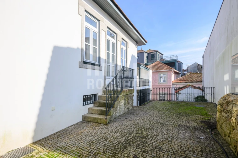 Moradia T5 para Venda em Aldoar, Foz do Douro e Nevogilde Foto 3