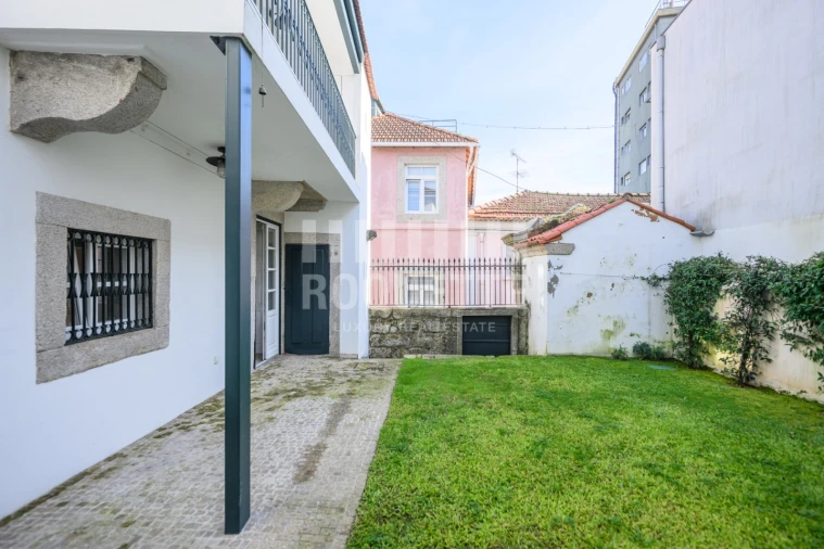 Moradia T5 para Venda em Aldoar, Foz do Douro e Nevogilde Foto 6