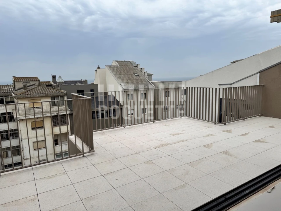 Apartamento T3 para Venda em Aldoar, Foz do Douro e Nevogilde Foto 1