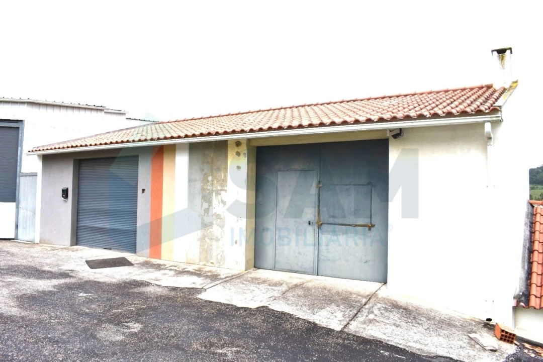 Moradia T4 para Venda em Maxial e Monte Redondo Foto 5