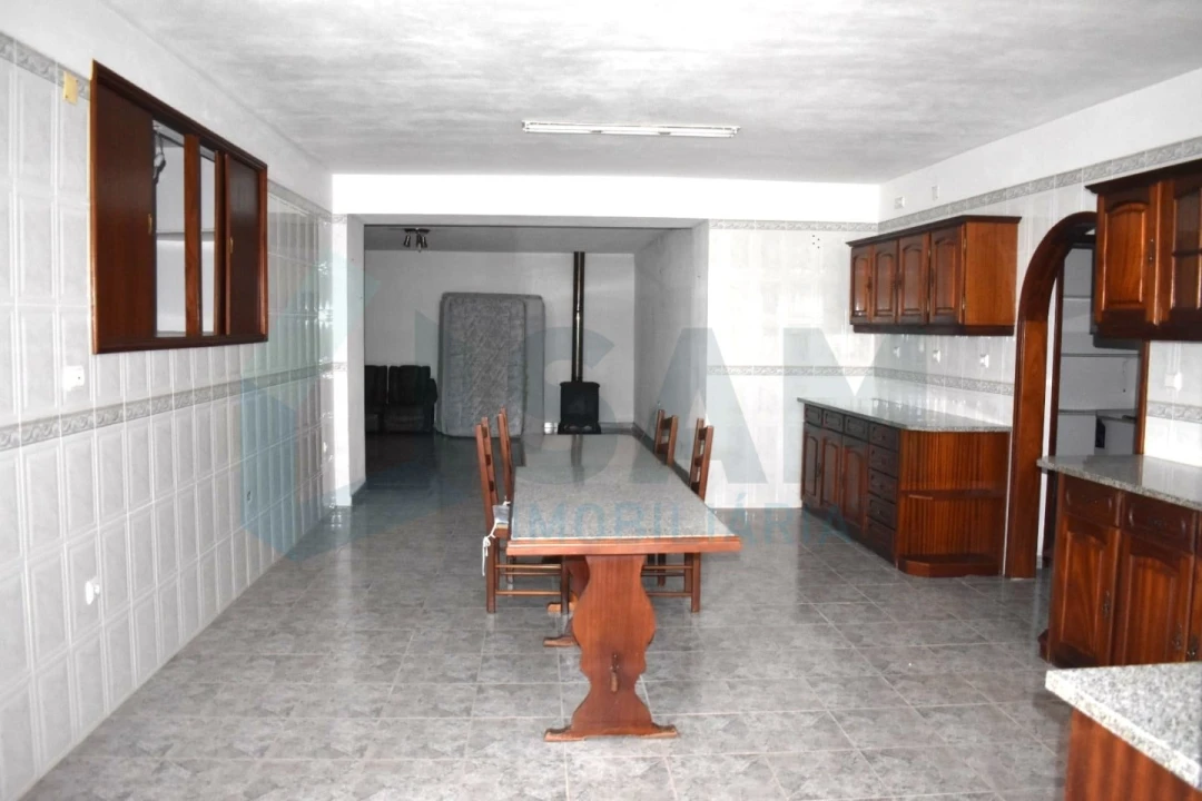 Moradia T4 para Venda em Maxial e Monte Redondo Foto 9