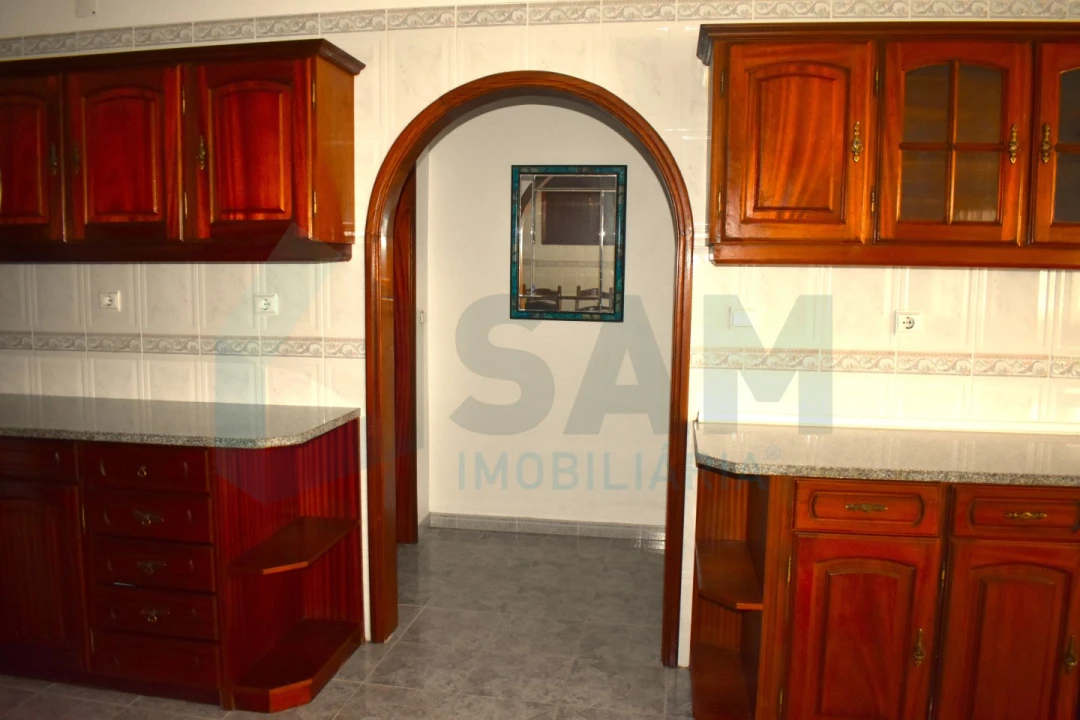 Moradia T4 para Venda em Maxial e Monte Redondo Foto 10