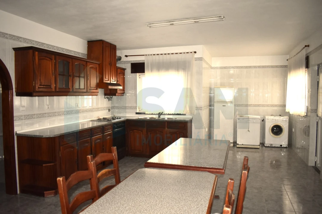 Moradia T4 para Venda em Maxial e Monte Redondo Foto 12