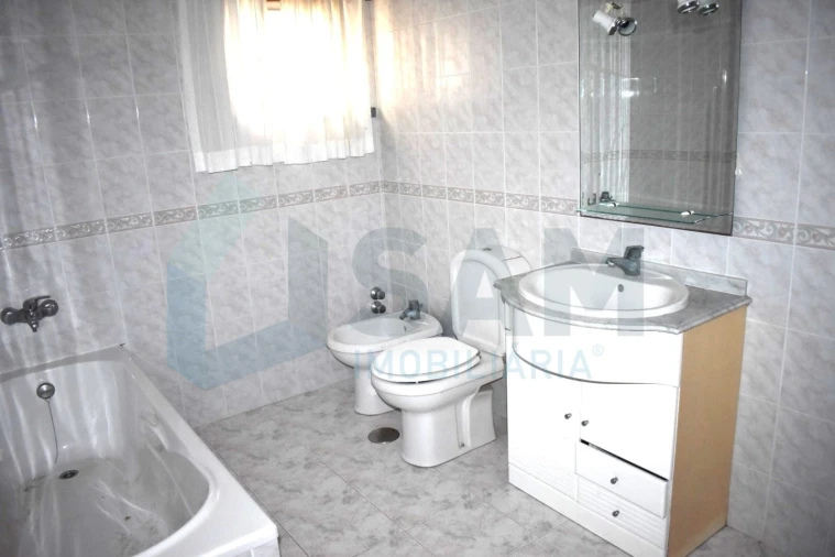 Moradia T4 para Venda em Maxial e Monte Redondo Foto 15