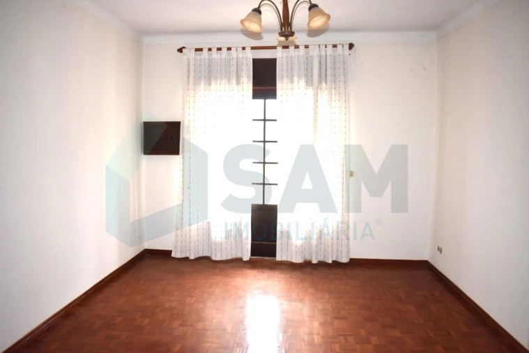 Moradia T4 para Venda em Maxial e Monte Redondo Foto 21