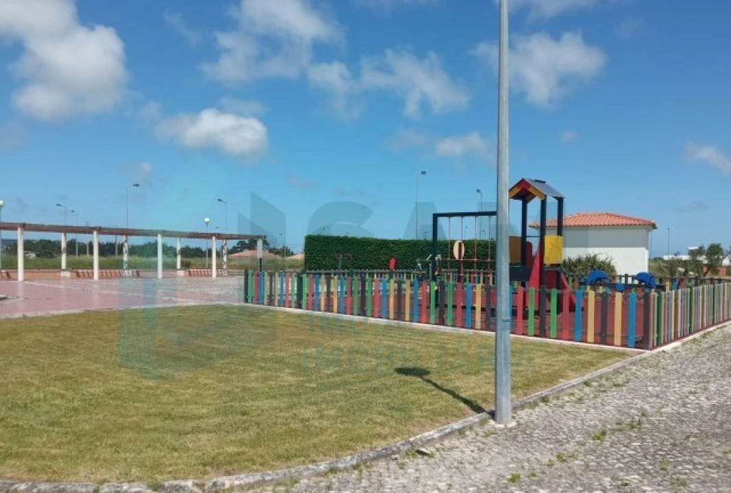 Terreno para Venda em Tornada e Salir do Porto Foto 4