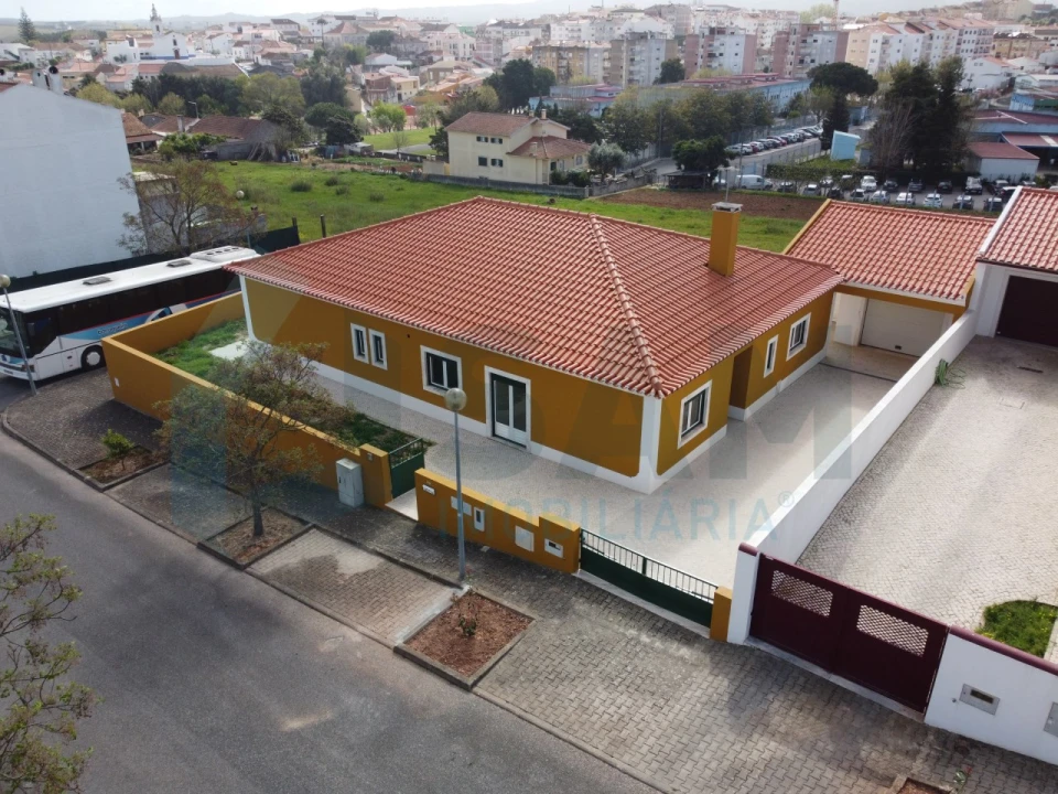 Moradia T3 para Venda em Cadaval e Pêro Moniz Foto 4