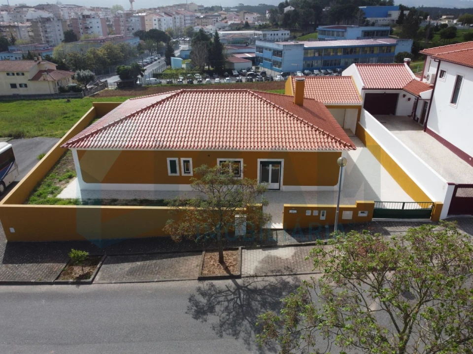 Moradia T3 para Venda em Cadaval e Pêro Moniz Foto 2