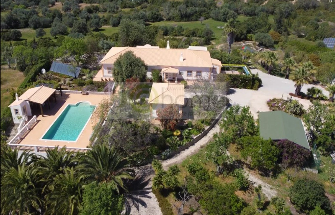 Quinta T4 para Venda em Santa Barbara de Nexe Foto 3