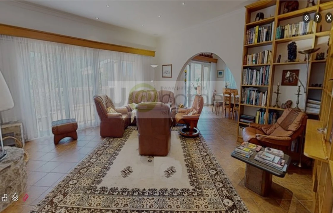 Quinta T4 para Venda em Santa Barbara de Nexe Foto 10