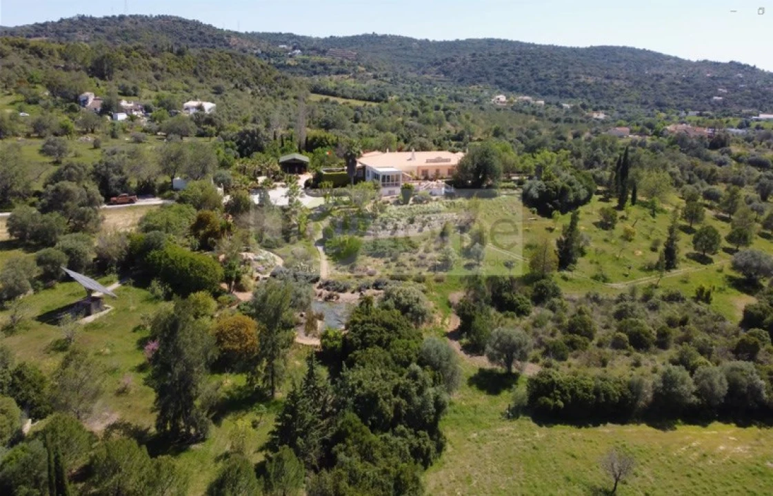 Quinta T4 para Venda em Santa Barbara de Nexe Foto 34