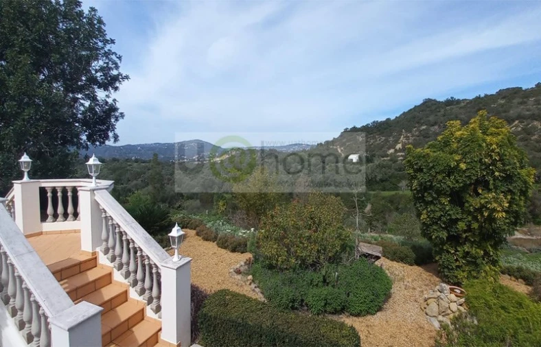 Quinta T4 para Venda em Santa Barbara de Nexe Foto 8