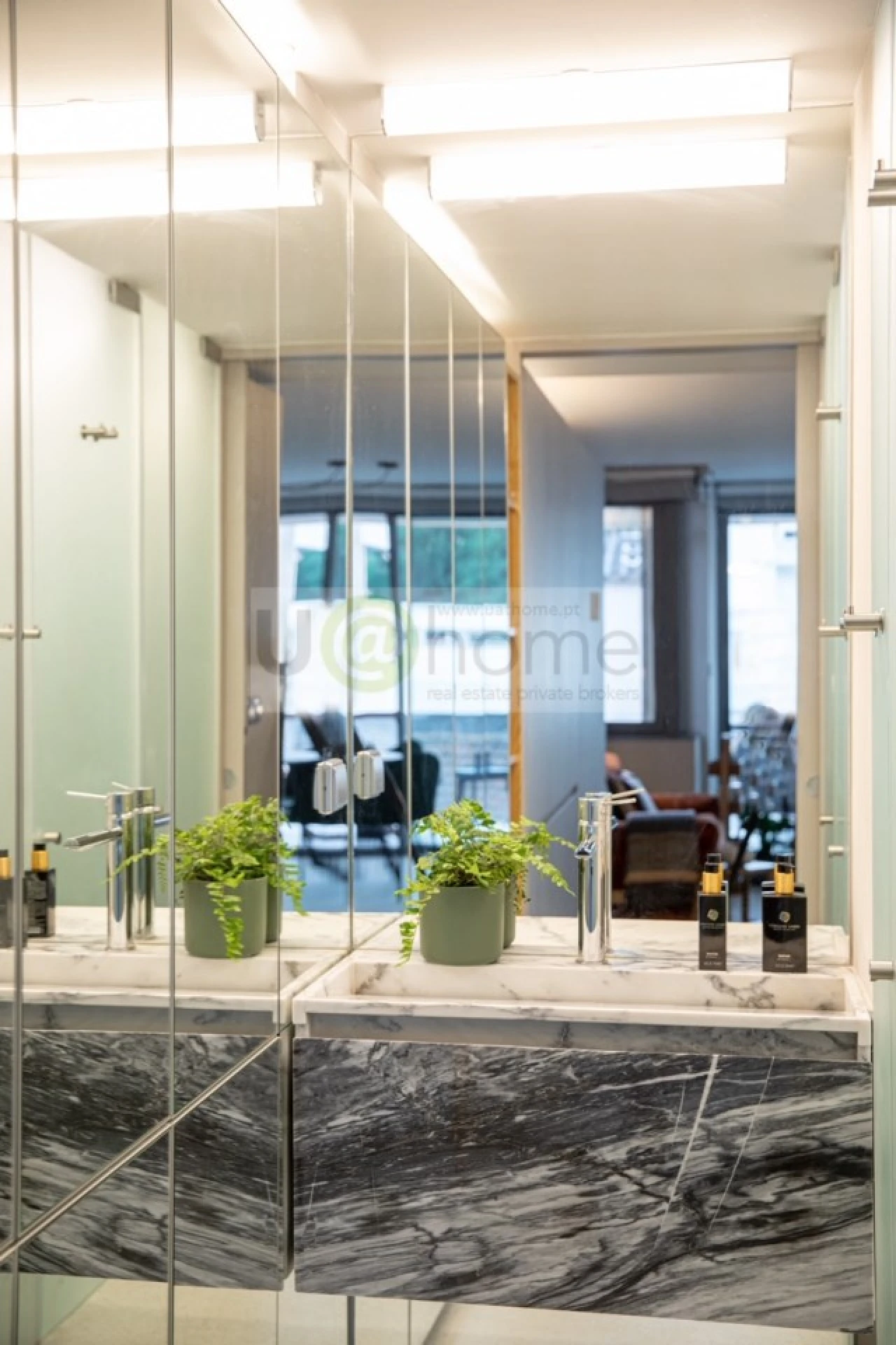 Apartamento T1 para Venda em Santo António Foto 13