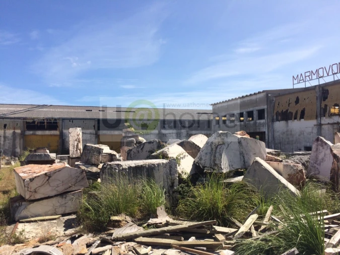 Terreno Comércio / Armazém para Venda em São João das Lampas e Terrugem Foto 1