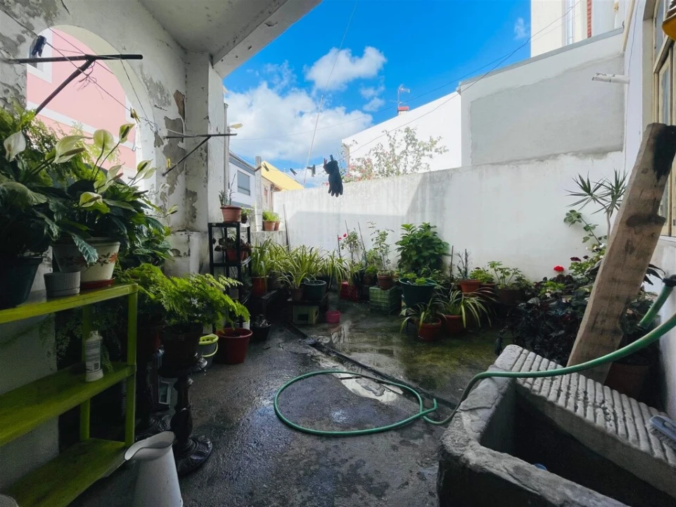 Moradia para Venda em Santo Antonio dos Olivais Foto 7