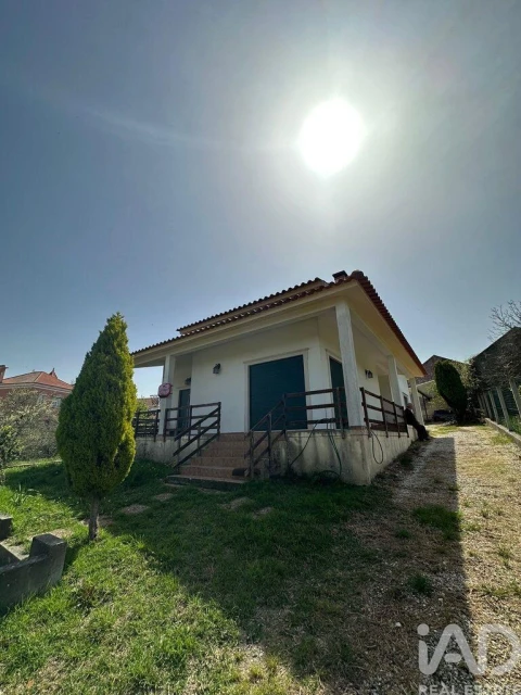 Moradia T3 para Venda em Coz, Alpedriz e Montes