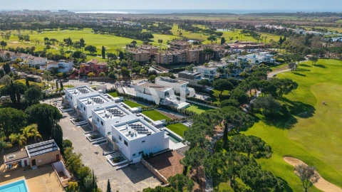 Moradia T4 para Venda em Quarteira