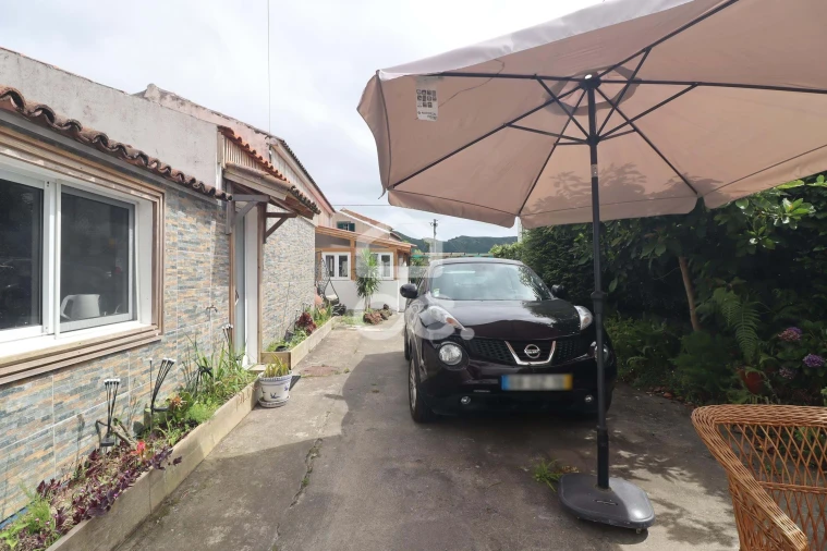 Moradia T5 para Venda em Sete Cidades Foto 29