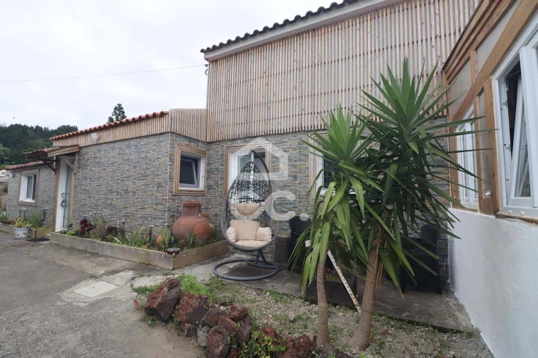 Moradia T5 para Venda em Sete Cidades Foto 5