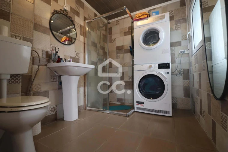 Moradia T5 para Venda em Sete Cidades Foto 25