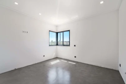 Moradia T6 para Venda em Quarteira