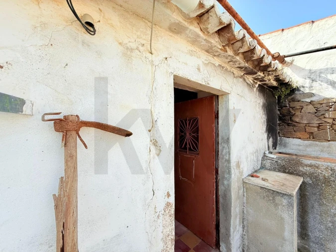 Moradia T1 para Venda em Martim Longo Foto 5