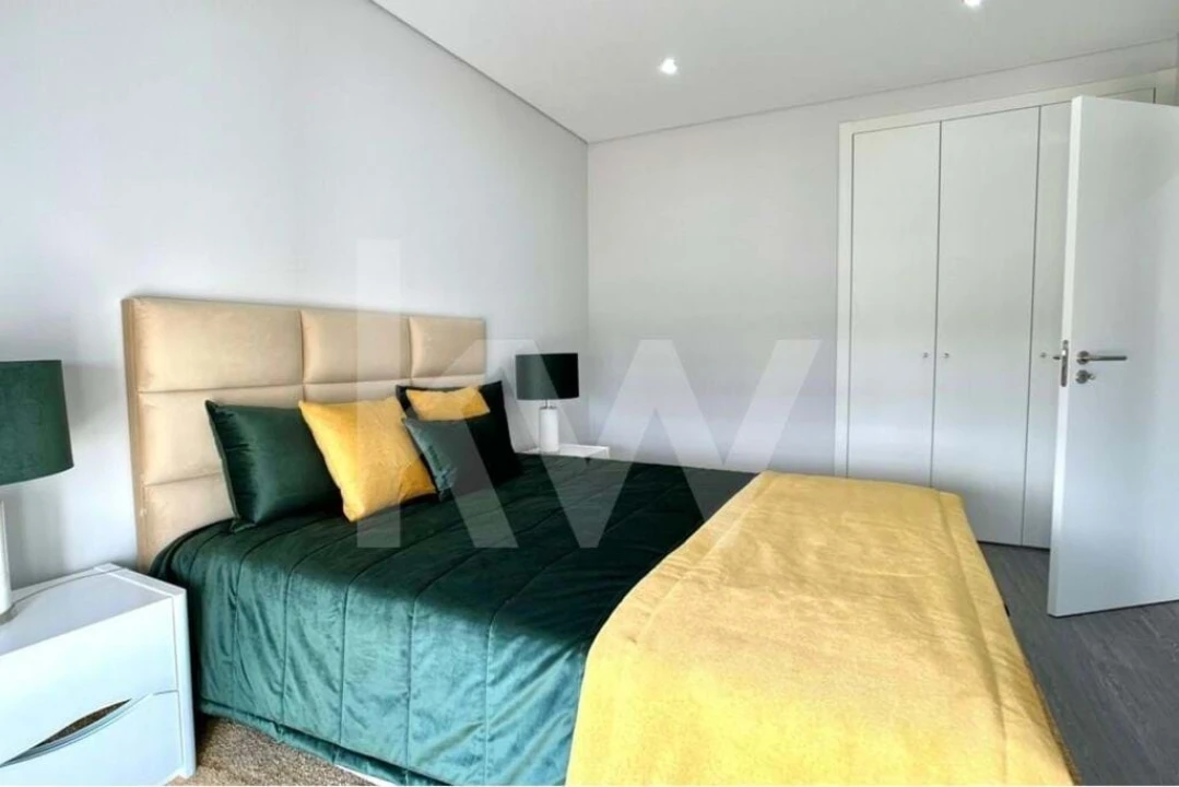 Apartamento T1 para Venda em Quelfes Foto 10