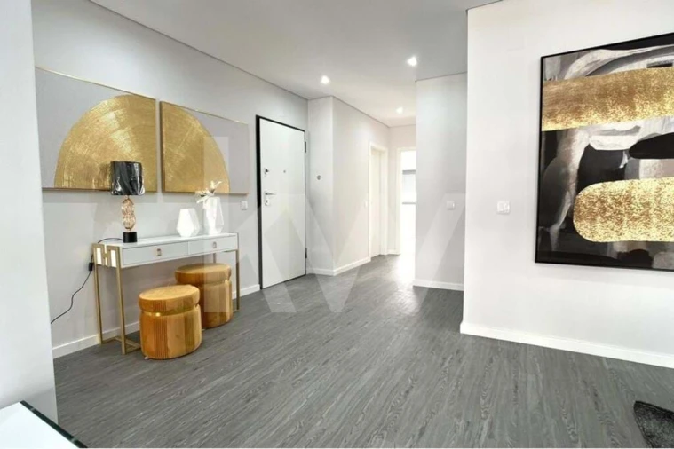 Apartamento T1 para Venda em Quelfes Foto 21