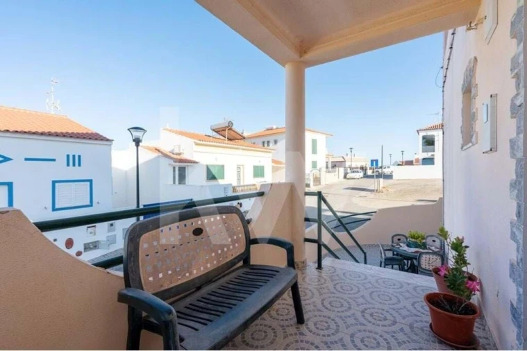 Moradia T3 para Venda em Azinhal Foto 13