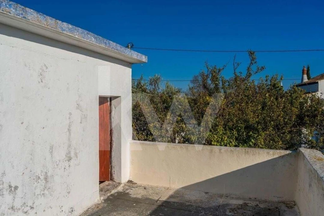 Moradia T3 para Venda em Quelfes Foto 10