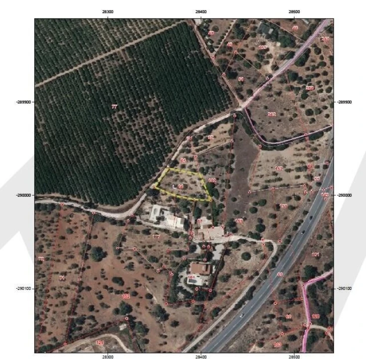 Moradia T3 para Venda em Quelfes Foto 38