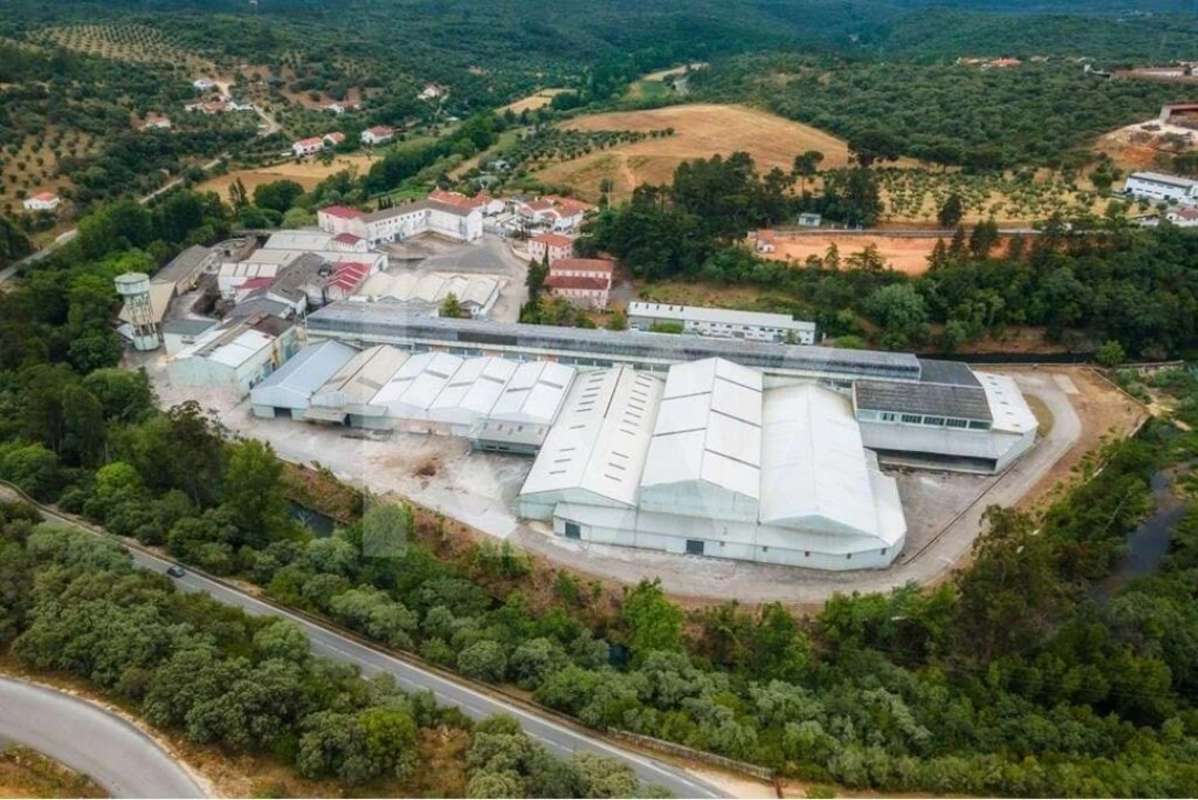 Armazém para Venda em Além da Ribeira e Pedreira Foto 11