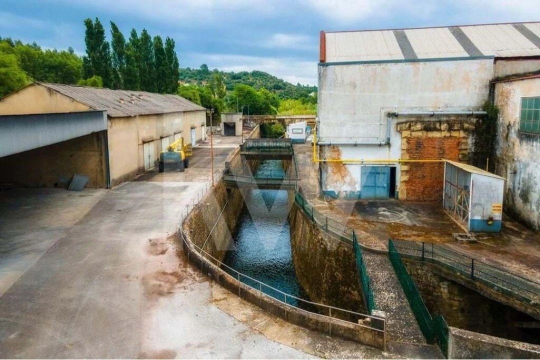 Armazém para Venda em Além da Ribeira e Pedreira Foto 13