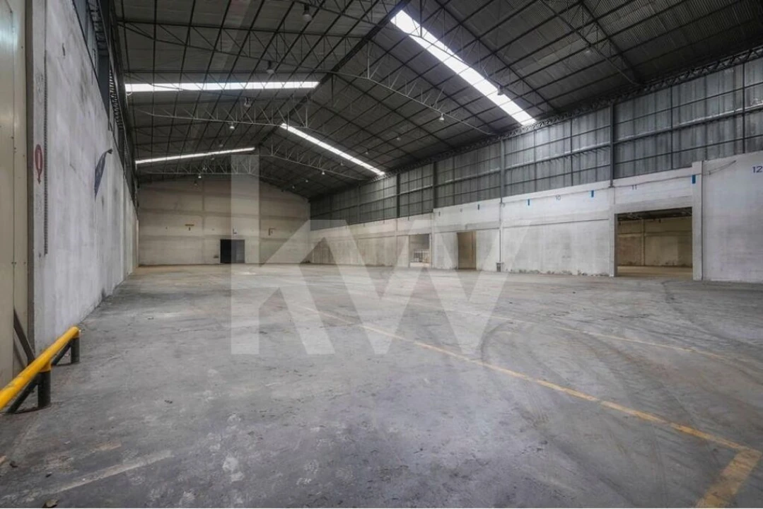 Armazém para Venda em Além da Ribeira e Pedreira Foto 37