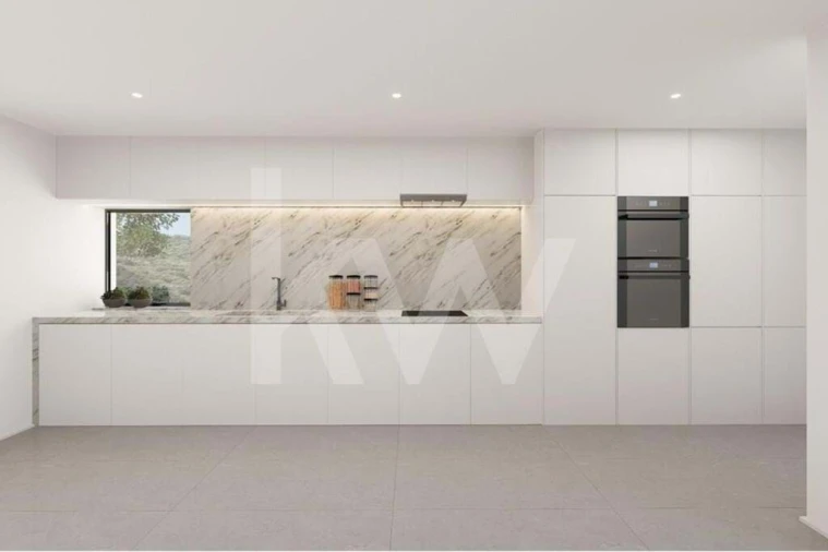 Moradia T5 para Venda em Santa Barbara de Nexe Foto 9