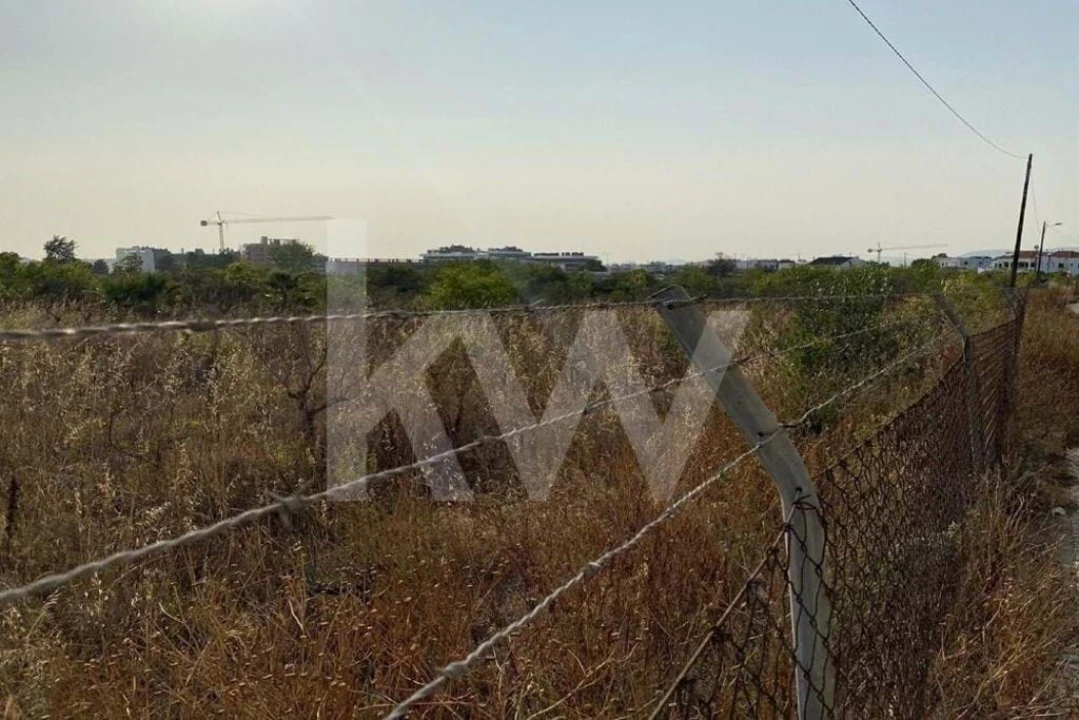 Terreno para Venda em Faro (Sé e São Pedro) Foto 6