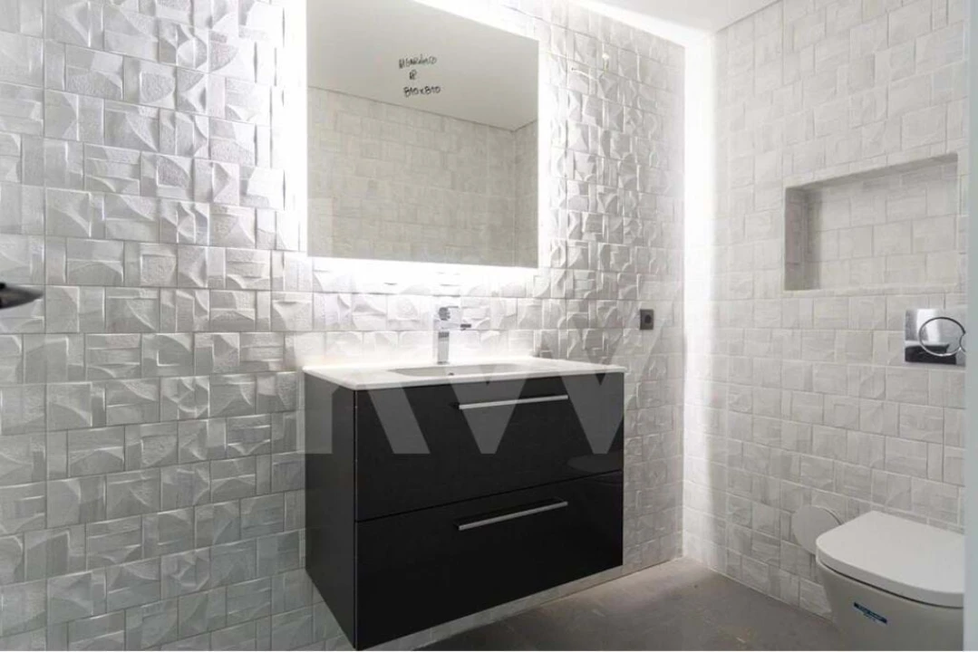 Moradia T4 para Venda em Quarteira Foto 43