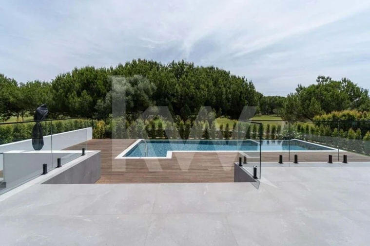 Moradia T4 para Venda em Quarteira Foto 45