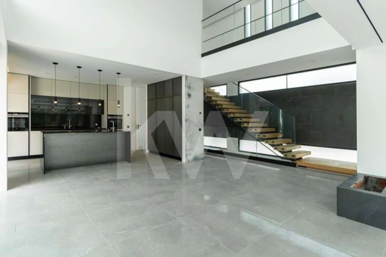 Moradia T4 para Venda em Quarteira Foto 8