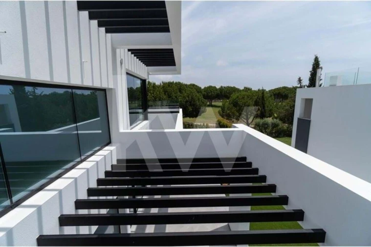 Moradia T4 para Venda em Quarteira Foto 27