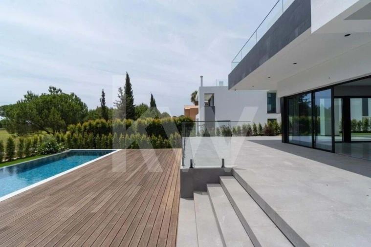 Moradia T4 para Venda em Quarteira Foto 48