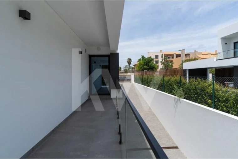 Moradia T4 para Venda em Quarteira Foto 46