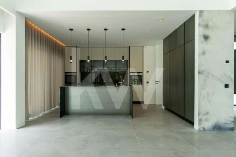 Moradia T4 para Venda em Quarteira Foto 13