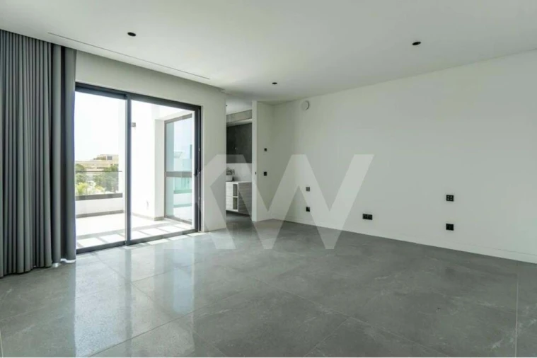 Moradia T4 para Venda em Quarteira Foto 21