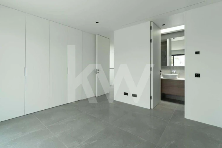 Moradia T4 para Venda em Quarteira Foto 25