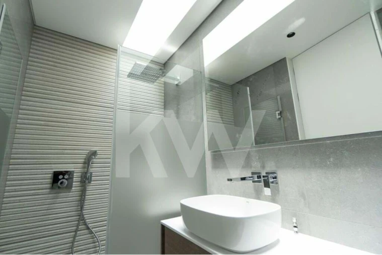 Moradia T4 para Venda em Quarteira Foto 26