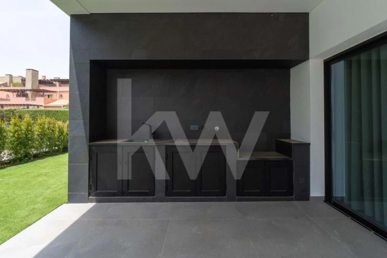 Moradia T4 para Venda em Quarteira Foto 44