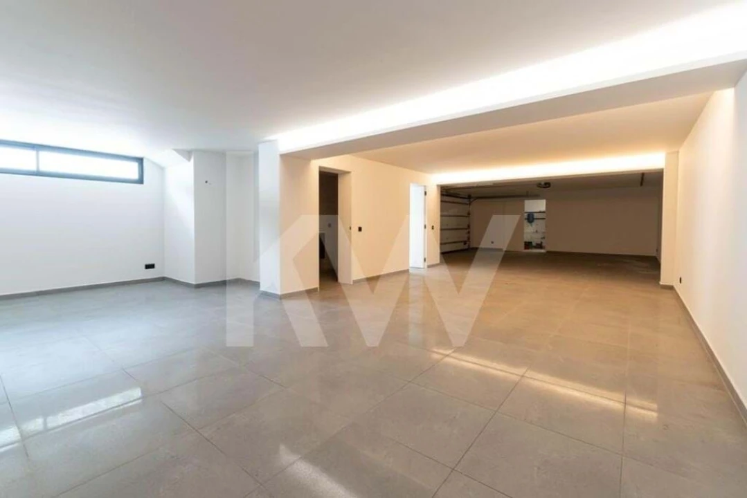 Moradia T4 para Venda em Quarteira Foto 42