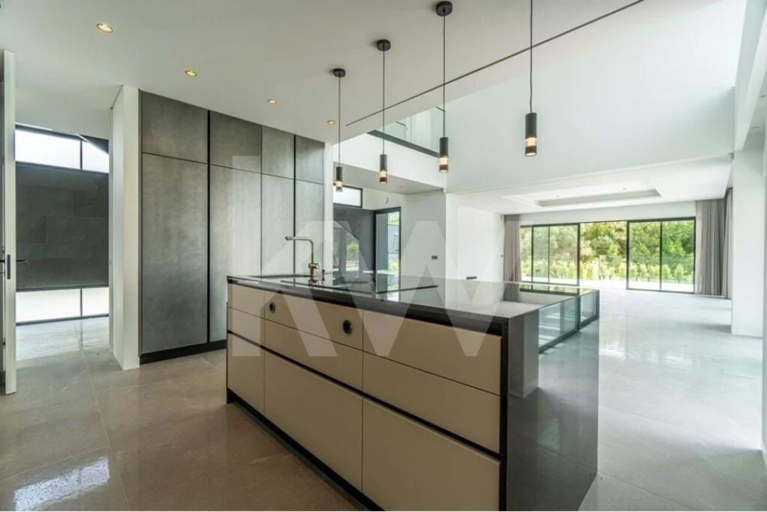 Moradia T4 para Venda em Quarteira Foto 11