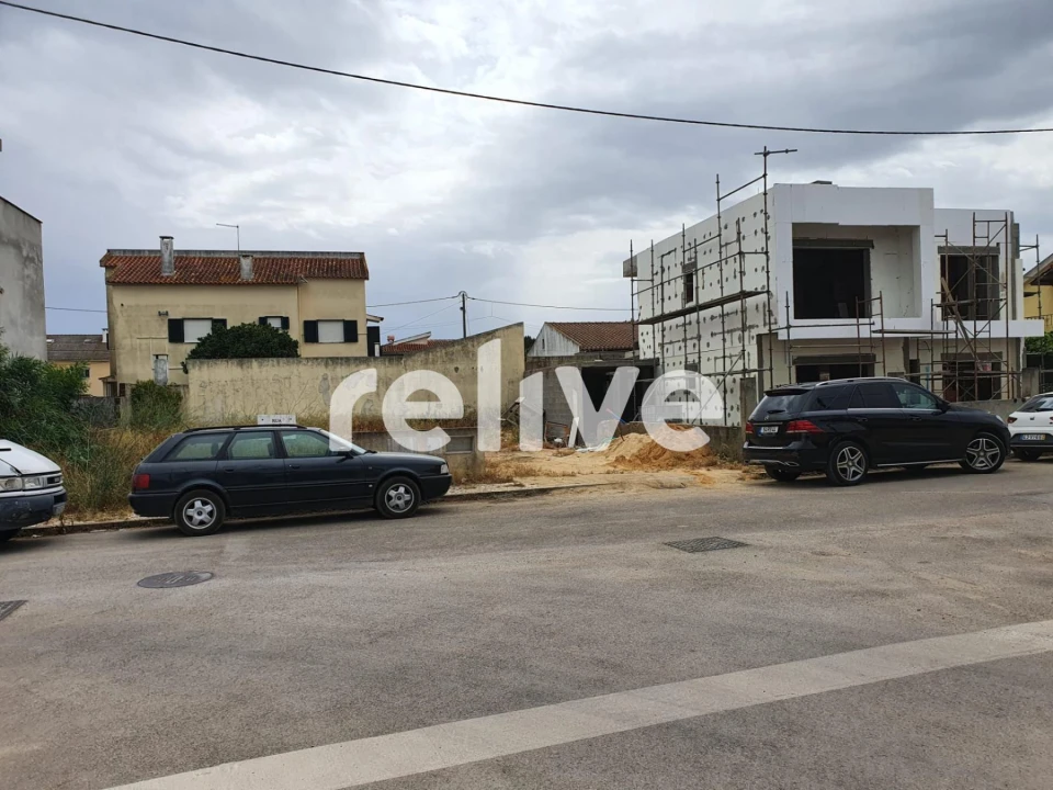 Moradia T4 para Venda em Charneca de Caparica e Sobreda Foto 15
